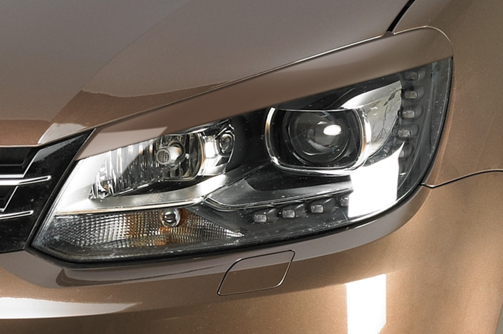 Paupières de phares avants (la paire) pour VW Touran GP2 toutes carrosseries (2010-2015) - Fabriqué en ABS (à peindre)